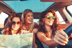 Endlich erwachsen – Abitur oder Ausbildung abgeschlossen – jetzt wartet die große weite Welt. Die richtige Versicherung oder Finanzierung ...