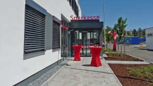 Sparkasse Fürth: Neue Geschäftsstelle am Stadion eröffnet