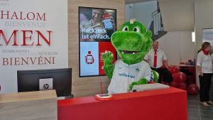 Sparkasse Fürth: Neue Geschäftsstelle am Stadion eröffnet