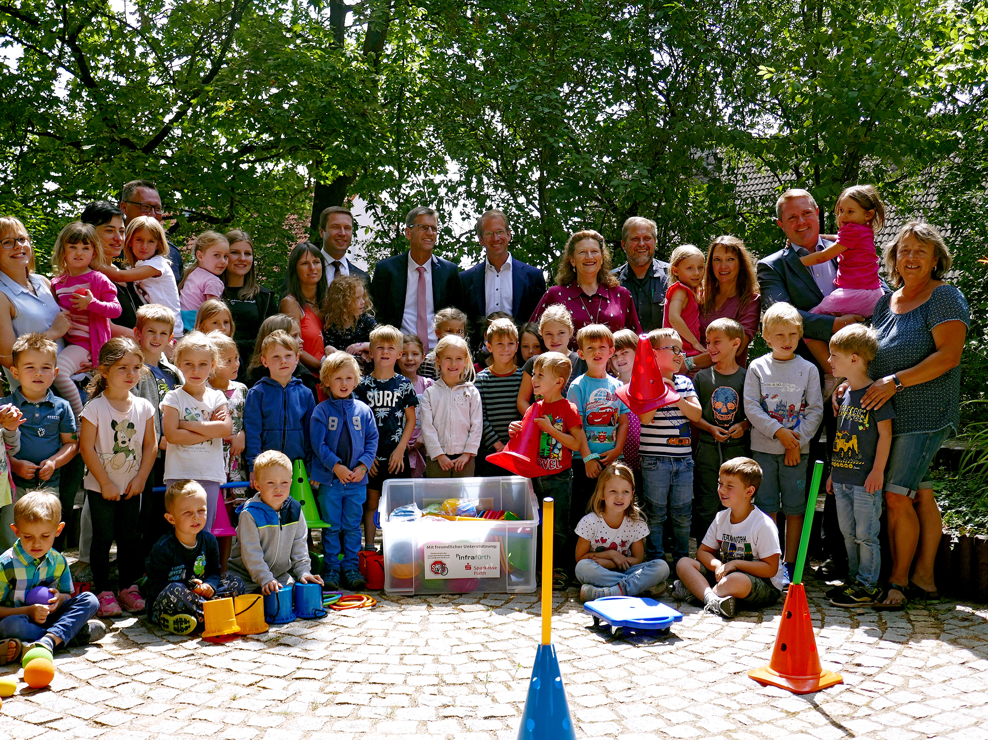Um die wichtigsten Grundlagen vermitteln zu können, will der Förderverein mit sogenannten „Mobilitätskisten“ den Kindergärten im Landkreis Fürth die entsprechende Ausstattung zur Verfügung stellen.