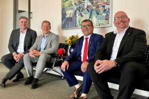 Dr. Abdulaziz Qosimov, Mitarbeiter der Deutschen Sparkassenstiftung aus Usbekistan, war zu Gast in der Sparkasse Fürth.