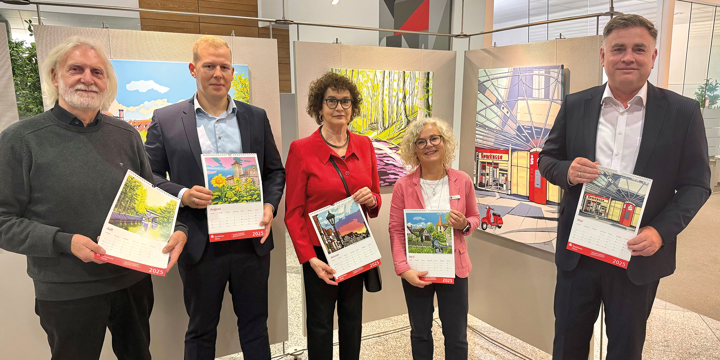 Auf den Bild: v.l.n.r. John Hammond, ArtAgency – vermittelnde Künstleragentur; Kai Tusak, Mitglied des Vorstands der Sparkasse Fürth; Ilse Feiner,Künstlerin; Susanne Weimann-Kothe, Grafikerin; Adolf Dodenhöft, Vorstandsvorsitzender der Sparkasse Fürth