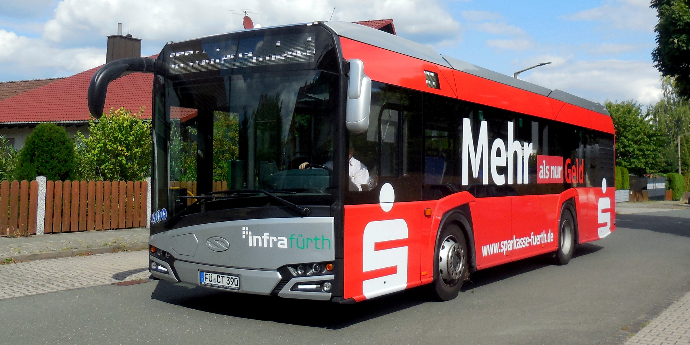 Bus im Design der Sparkasse Fürth