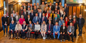 Am Ehrenamtsabend wurden 36 Personen mit der Ehrennadel ausgezeichnet sowie die Sonderauszeichnungen „Junge Heldin“, „Stiller Held“ und „Helden vor Ort“ vergeben.